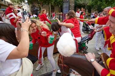 Salida de la Comparsa de Gigantes y Cabezudos este 6 de julio.