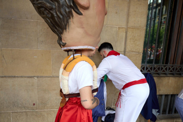 Salida de la Comparsa de Gigantes y Cabezudos este 6 de julio.