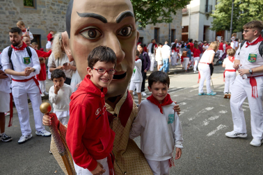 Salida de la Comparsa de Gigantes y Cabezudos este 6 de julio.
