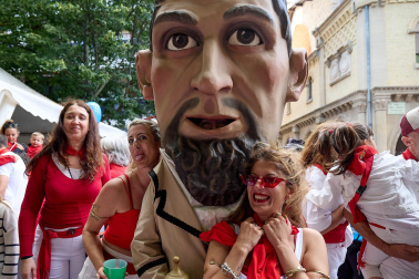Salida de la Comparsa de Gigantes y Cabezudos este 6 de julio.