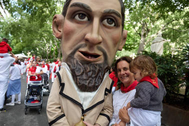 Salida de la Comparsa de Gigantes y Cabezudos este 6 de julio.