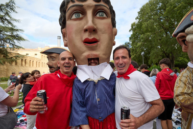 Salida de la Comparsa de Gigantes y Cabezudos este 6 de julio.