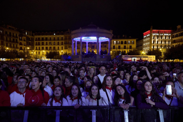 Concierto de Izaro en la Plaza del Castillo durante los Sanfermines. |