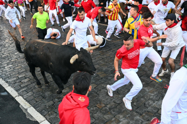 Cuesta del callejón a la entrada de la plaza de toros para los toros de La Palmosilla