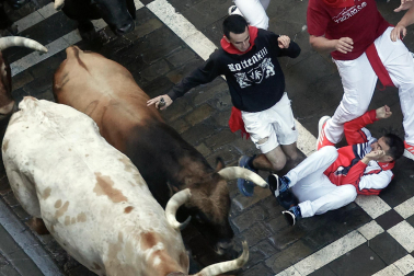 Emocionante primero encierro de los Sanfermines 2024 con toros de la ganadería La Palmosilla