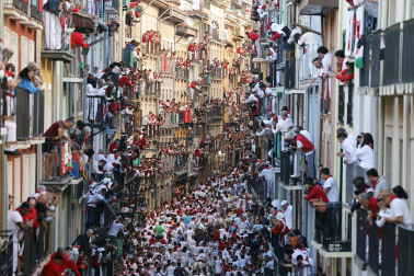 Emocionante primero encierro de los Sanfermines 2024 con toros de la ganadería La Palmosilla