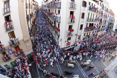 Emocionante primero encierro de los Sanfermines 2024 con toros de la ganadería La Palmosilla
