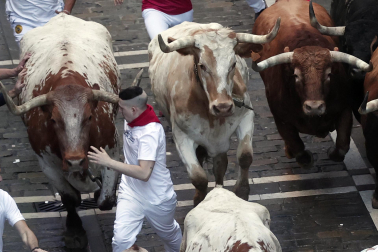 Emocionante primero encierro de los Sanfermines 2024 con toros de la ganadería La Palmosilla