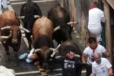 Emocionante primero encierro de los Sanfermines 2024 con toros de la ganadería La Palmosilla
