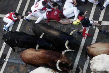 Emocionante primero encierro de los Sanfermines 2024 con toros de la ganadería La Palmosilla