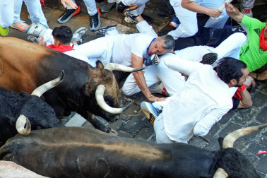 Emocionante primero encierro de los Sanfermines 2024 con toros de la ganadería La Palmosilla