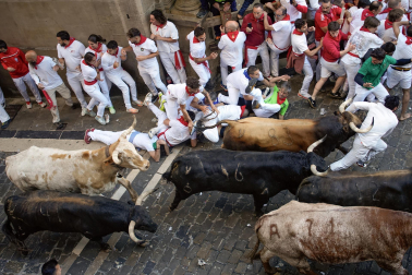 Emocionante primero encierro de los Sanfermines 2024 con toros de la ganadería La Palmosilla