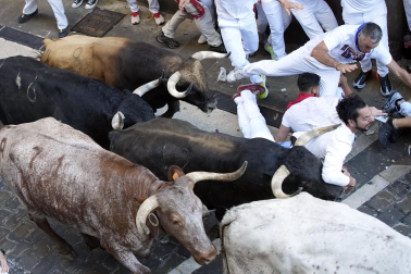 Emocionante primero encierro de los Sanfermines 2024 con toros de la ganadería La Palmosilla
