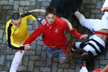 Emocionante primero encierro de los Sanfermines 2024 con toros de la ganadería La Palmosilla