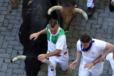 Emocionante primero encierro de los Sanfermines 2024 con toros de la ganadería La Palmosilla