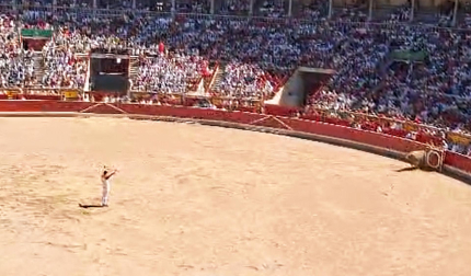 Vídeo de la cogid aa un rcortador en el festejo del 7 de julio