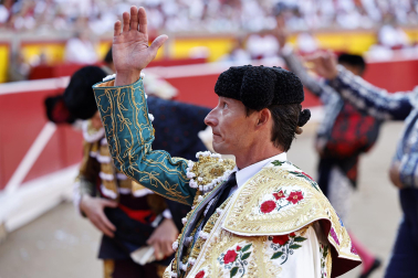 Fotos de la corrida de La Palmosilla, en la que se han cortado tres orejas y Borja Jiménez ha sufrido una cornada./