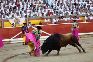 Fotos de la corrida de La Palmosilla, en la que se han cortado tres orejas y Borja Jiménez ha sufrido una cornada./