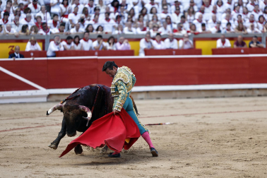 Fotos de la corrida de La Palmosilla, en la que se han cortado tres orejas y Borja Jiménez ha sufrido una cornada./