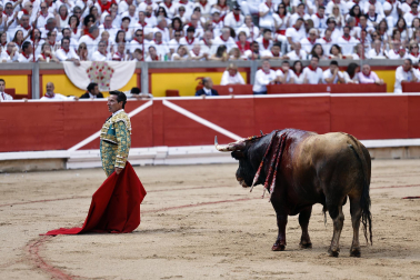 Fotos de la corrida de La Palmosilla, en la que se han cortado tres orejas y Borja Jiménez ha sufrido una cornada./