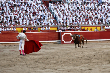 Fotos de la corrida de La Palmosilla, en la que se han cortado tres orejas y Borja Jiménez ha sufrido una cornada./