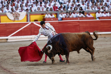 Fotos de la corrida de La Palmosilla, en la que se han cortado tres orejas y Borja Jiménez ha sufrido una cornada./