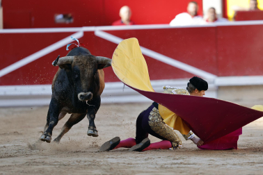 Fotos de la corrida de La Palmosilla, en la que se han cortado tres orejas y Borja Jiménez ha sufrido una cornada./
