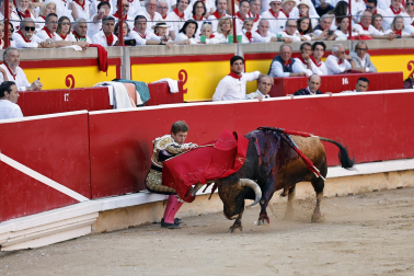 Fotos de la corrida de La Palmosilla, en la que se han cortado tres orejas y Borja Jiménez ha sufrido una cornada./