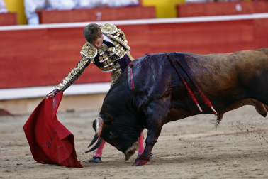 Fotos de la corrida de La Palmosilla, en la que se han cortado tres orejas y Borja Jiménez ha sufrido una cornada./