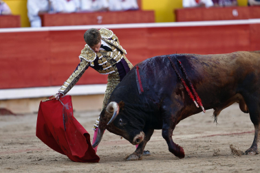 Fotos de la corrida de La Palmosilla, en la que se han cortado tres orejas y Borja Jiménez ha sufrido una cornada./