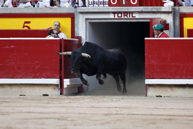 Fotos de la corrida de La Palmosilla, en la que se han cortado tres orejas y Borja Jiménez ha sufrido una cornada./