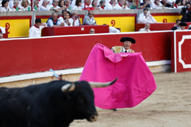 Fotos de la corrida de La Palmosilla, en la que se han cortado tres orejas y Borja Jiménez ha sufrido una cornada./