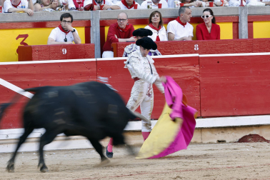 Fotos de la corrida de La Palmosilla, en la que se han cortado tres orejas y Borja Jiménez ha sufrido una cornada./
