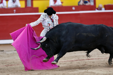 Fotos de la corrida de La Palmosilla, en la que se han cortado tres orejas y Borja Jiménez ha sufrido una cornada./