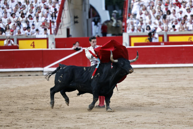Fotos de la corrida de La Palmosilla, en la que se han cortado tres orejas y Borja Jiménez ha sufrido una cornada./