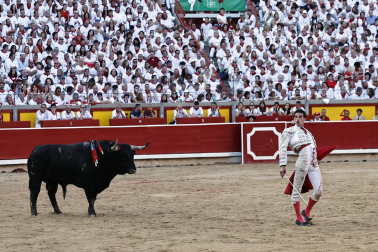 Fotos de la corrida de La Palmosilla, en la que se han cortado tres orejas y Borja Jiménez ha sufrido una cornada./