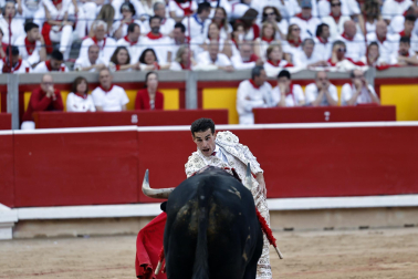 Fotos de la corrida de La Palmosilla, en la que se han cortado tres orejas y Borja Jiménez ha sufrido una cornada./