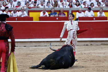 Fotos de la corrida de La Palmosilla, en la que se han cortado tres orejas y Borja Jiménez ha sufrido una cornada./
