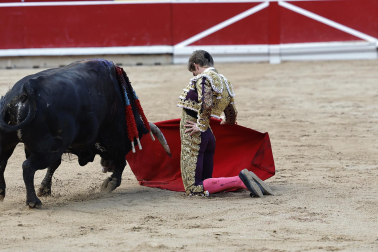 Fotos de la corrida de La Palmosilla, en la que se han cortado tres orejas y Borja Jiménez ha sufrido una cornada./