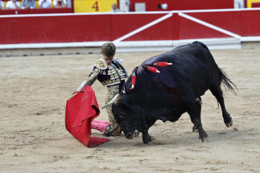 Fotos de la corrida de La Palmosilla, en la que se han cortado tres orejas y Borja Jiménez ha sufrido una cornada./