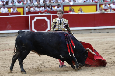 Fotos de la corrida de La Palmosilla, en la que se han cortado tres orejas y Borja Jiménez ha sufrido una cornada./