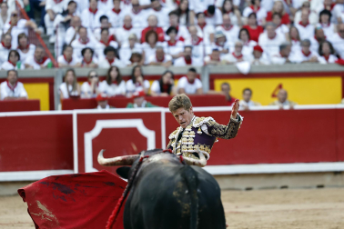 Fotos de la corrida de La Palmosilla, en la que se han cortado tres orejas y Borja Jiménez ha sufrido una cornada./