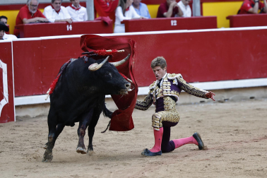 Fotos de la corrida de La Palmosilla, en la que se han cortado tres orejas y Borja Jiménez ha sufrido una cornada./
