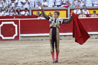 Fotos de la corrida de La Palmosilla, en la que se han cortado tres orejas y Borja Jiménez ha sufrido una cornada./