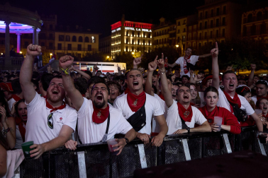 Concierto de Dinamita y Chill Mafia en la Plaza del Castillo la noche del 7 de julio