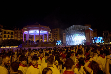 Concierto de Dinamita y Chill Mafia en la Plaza del Castillo la noche del 7 de julio
