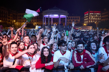 Concierto de Dinamita y Chill Mafia en la Plaza del Castillo la noche del 7 de julio