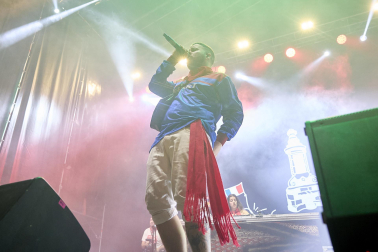 Concierto de Dinamita y Chill Mafia en la Plaza del Castillo la noche del 7 de julio