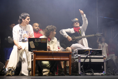 Concierto de Dinamita y Chill Mafia en la Plaza del Castillo la noche del 7 de julio