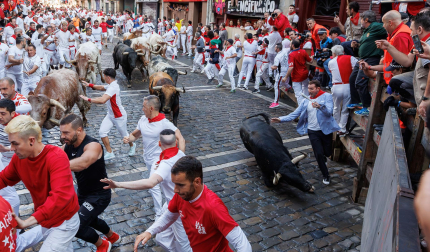 Cogida en la curva de Mercaderes. |